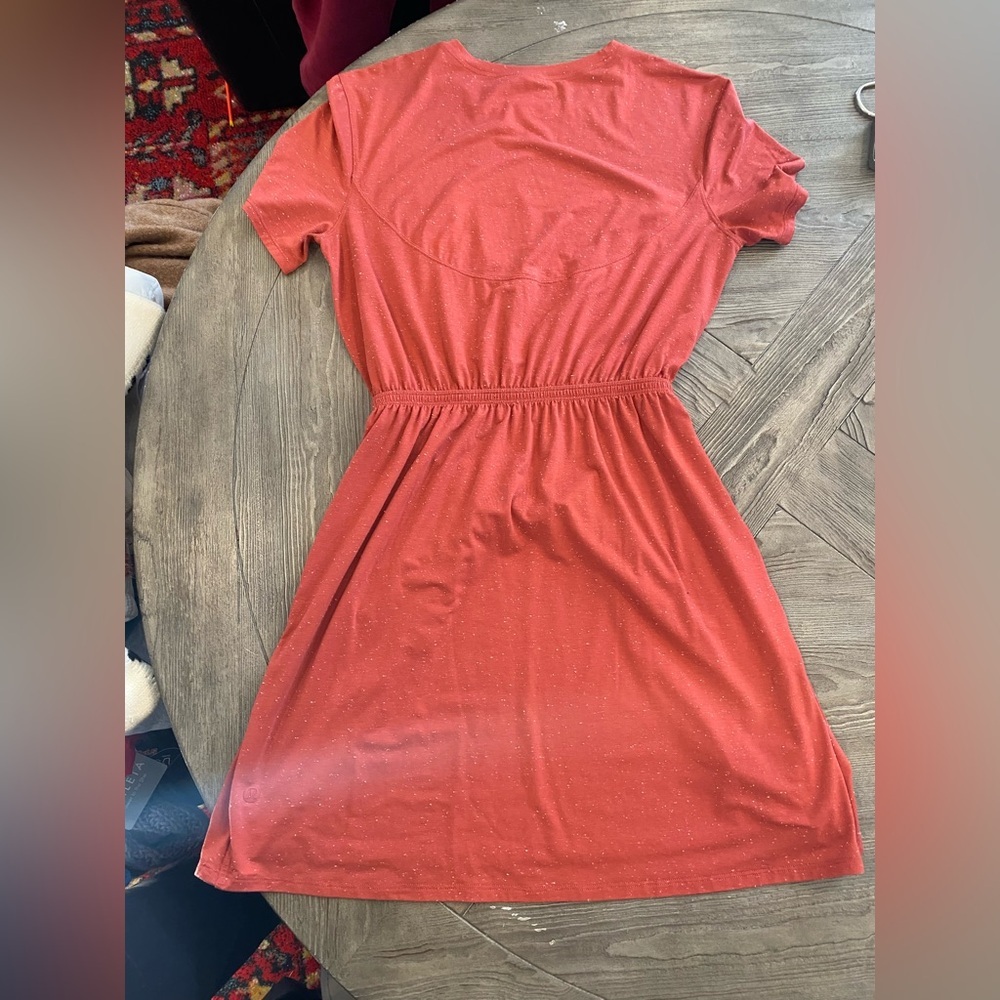 Lululemon dress size 4 excellent condition - Picture 3 of 3